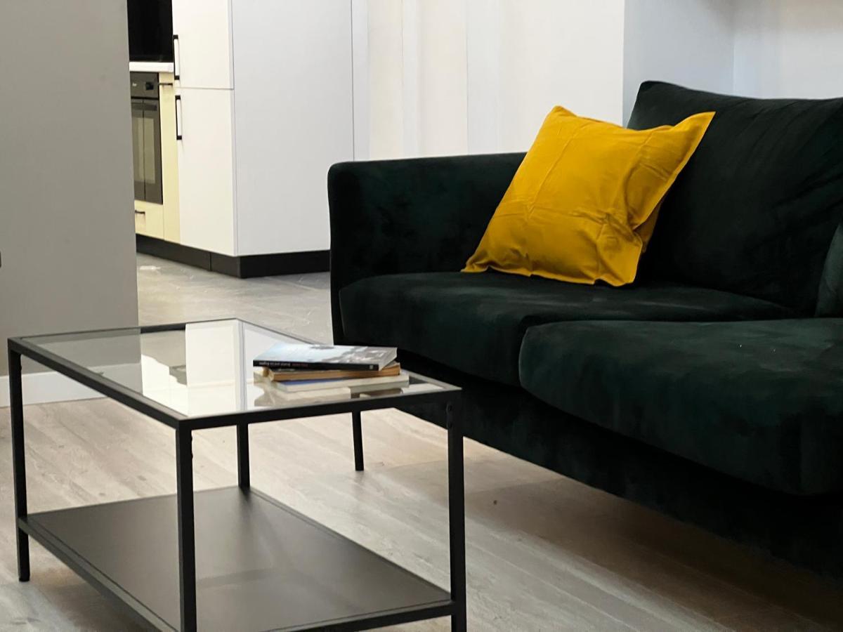 Four Bedroom Apartment, Old Town Bucureşti Ngoại thất bức ảnh