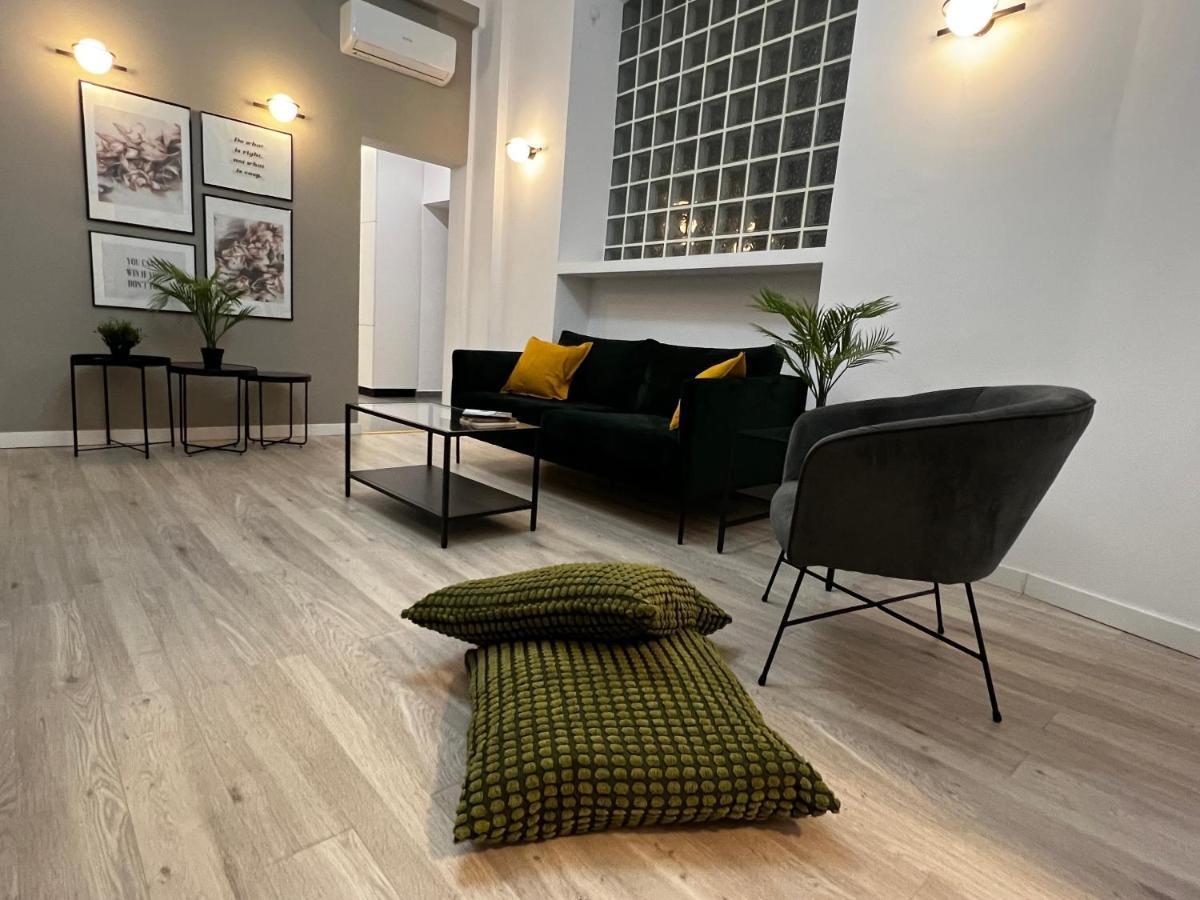 Four Bedroom Apartment, Old Town Bucureşti Ngoại thất bức ảnh