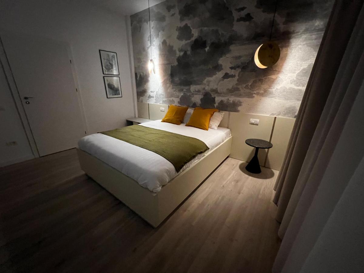Four Bedroom Apartment, Old Town Bucureşti Ngoại thất bức ảnh