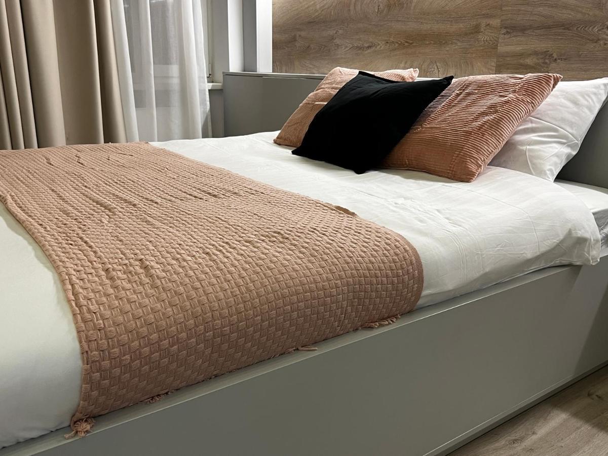 Four Bedroom Apartment, Old Town Bucureşti Ngoại thất bức ảnh