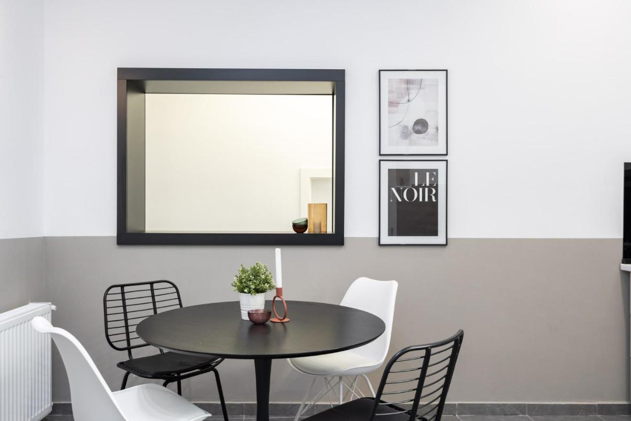 Four Bedroom Apartment, Old Town Bucureşti Ngoại thất bức ảnh