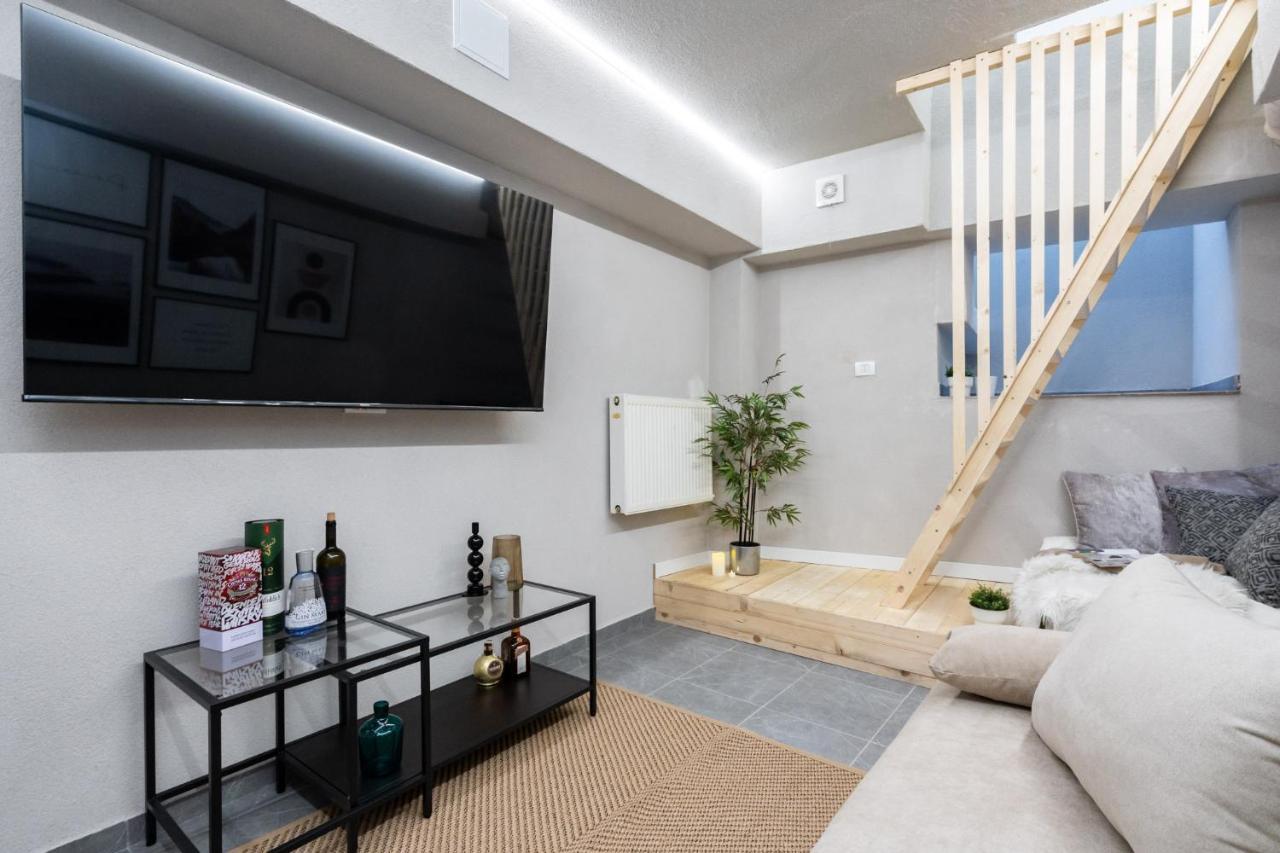 Four Bedroom Apartment, Old Town Bucureşti Ngoại thất bức ảnh
