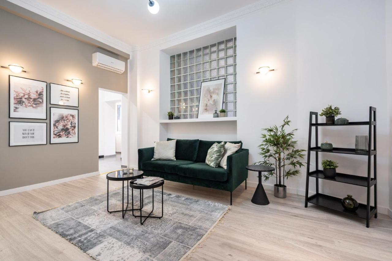 Four Bedroom Apartment, Old Town Bucureşti Ngoại thất bức ảnh